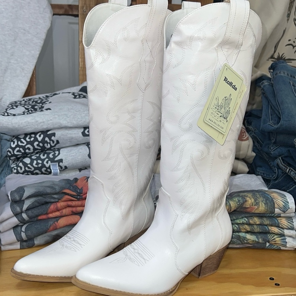 Women's White Knee-High Cowboy Boots - Picture 1 of 5
